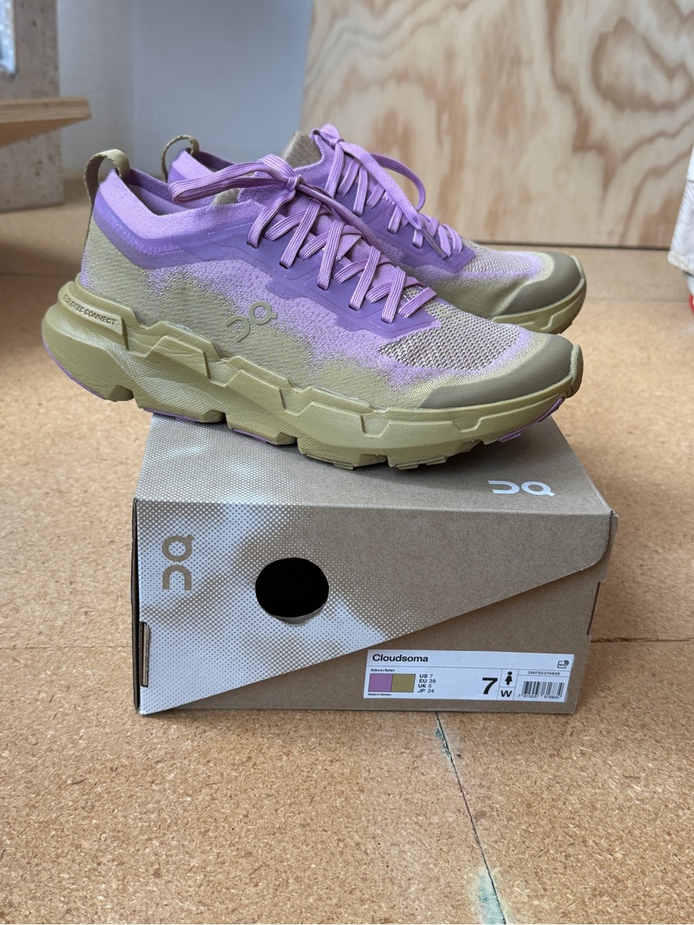 On Running — size 7 Cloudsoma Women's Running Shoes — color: Sakura & Safari